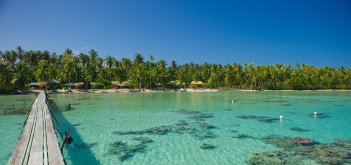 Vacations in Ahe, one of the south pacific islands 