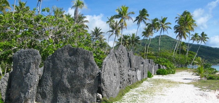 4x4 tour on Huahine island